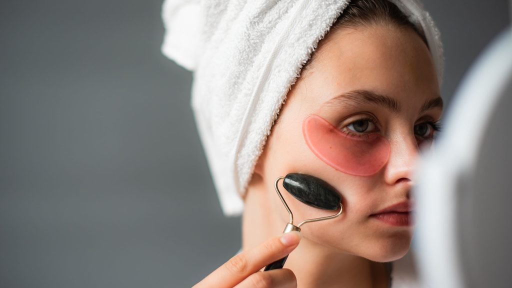 Facial Massage that Reduces Puffiness