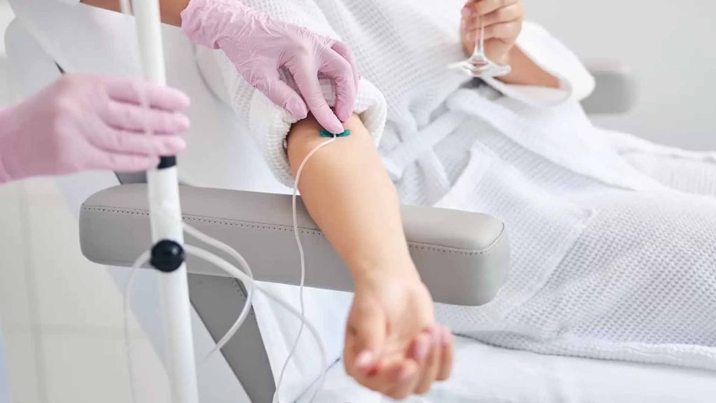 Why IV Drips Have Become So Popular in Dubai